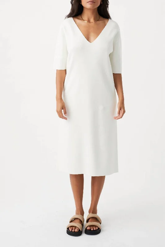 Chic Wardrobe Essentials Bonnie Dress In Cream