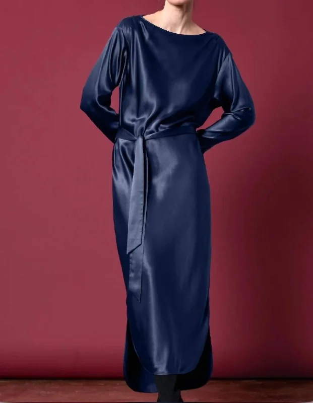 Street Style Fashion Drive A Wedge Dress In Storm