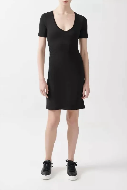 Timeless Women's Fashion Styles Short Sleeve V-Neck Side Ruched Dress In Black