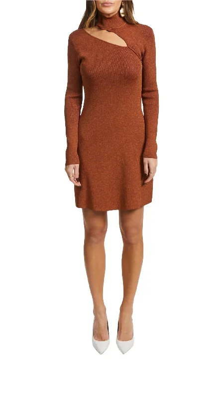 Dreamy Aesthetic Jet Dress In Maroon Peak