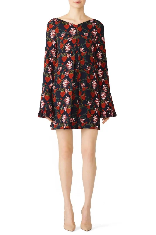 Trendy Street Style Attire Strawberry Nora Dress In Navy