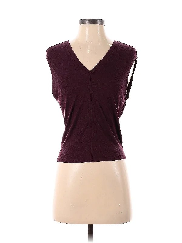 Casual Style for Busy Women Sleeveless Top