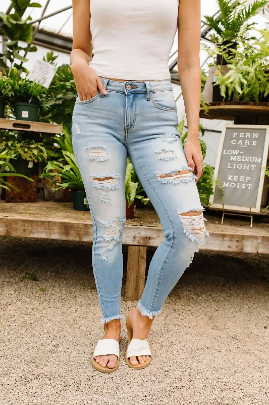 Unique Women's Fashion Pieces Lighten Up Jeans In Light Wash