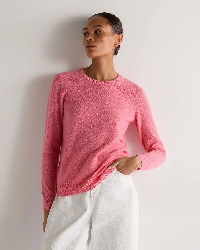 Fashionable Women's Casual Apparel Women's Evie Classic Round Neck Cashmere Sweater Camellia Pink Fashionable Women's Casual Apparel Women's Evie Classic Round Neck Cashmere Sweater Camellia Pink