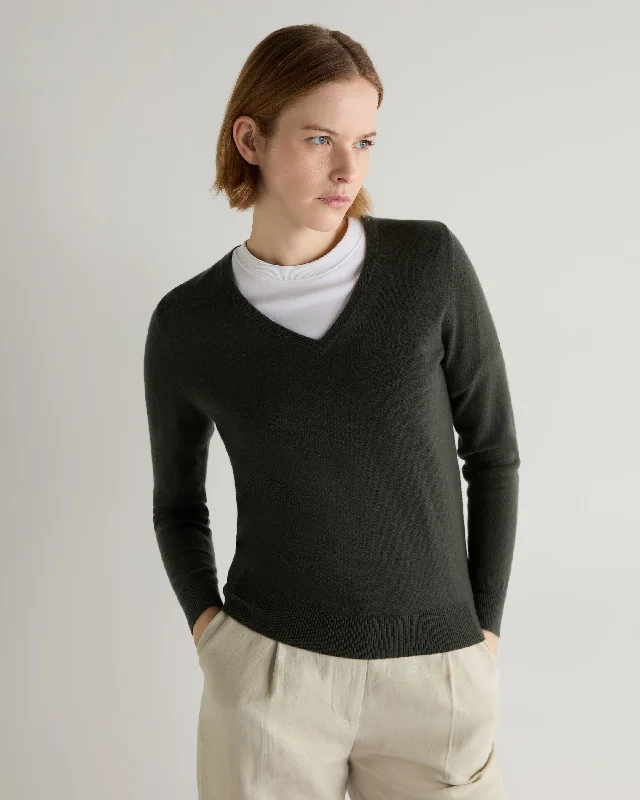 Women's Comfortable Clothes For Weekends Women's Phoebe V Neck Cashmere Sweater Arabica Khaki Green Women's Comfortable Clothes For Weekends Women's Phoebe V Neck Cashmere Sweater Arabica Khaki Green