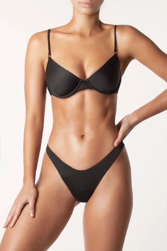 Fashionable Tops for Women Underwire Bikini Top In Black